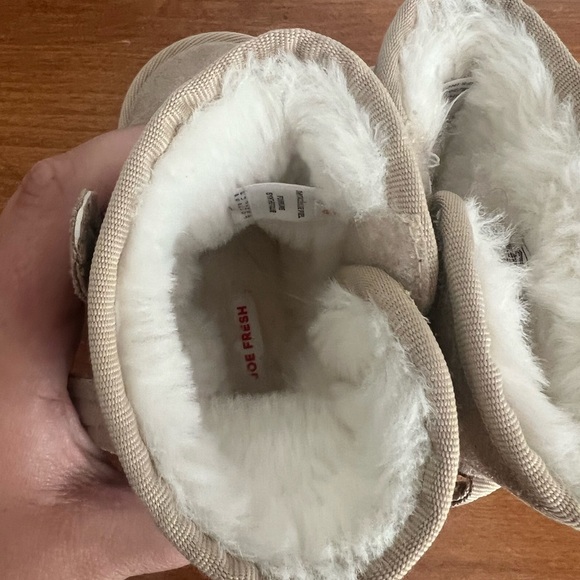 Joe Fresh Boots with Bunnies Size 5 Toddler Lined Sparkly - Picture 5 of 6